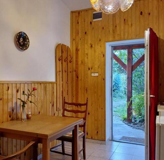 스탠다드 스튜디오, Blues Ryokan