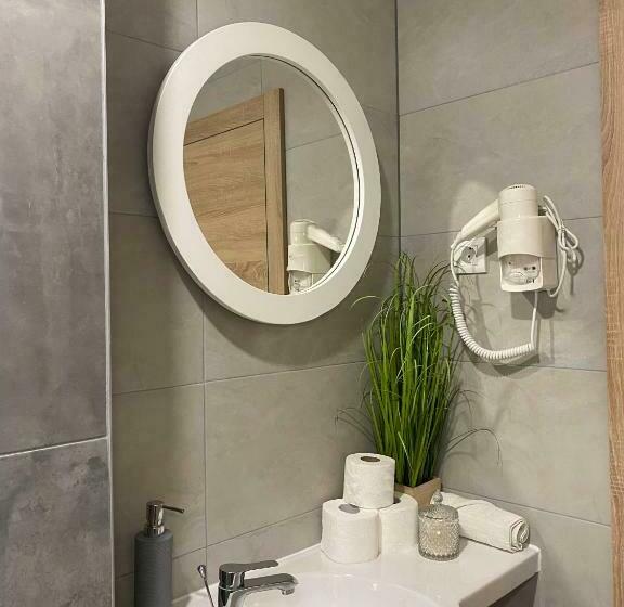 اتاق لوکس, San Međugorje