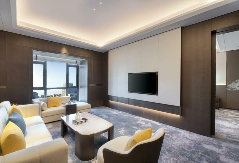 스위트 킹사이즈 침대, Voco Xiong An