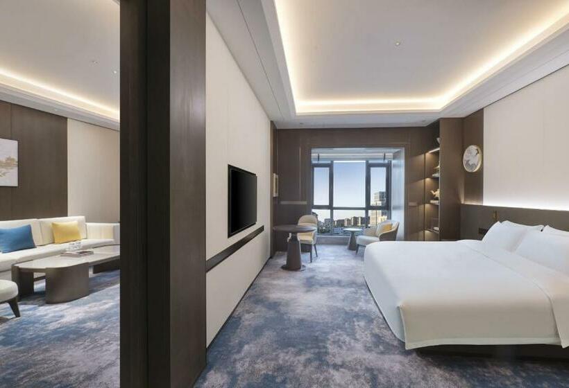 스위트 킹사이즈 침대, Voco Xiong An