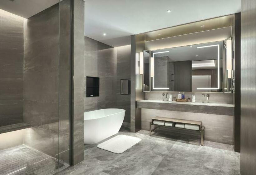 스위트 킹사이즈 침대, Voco Xiong An