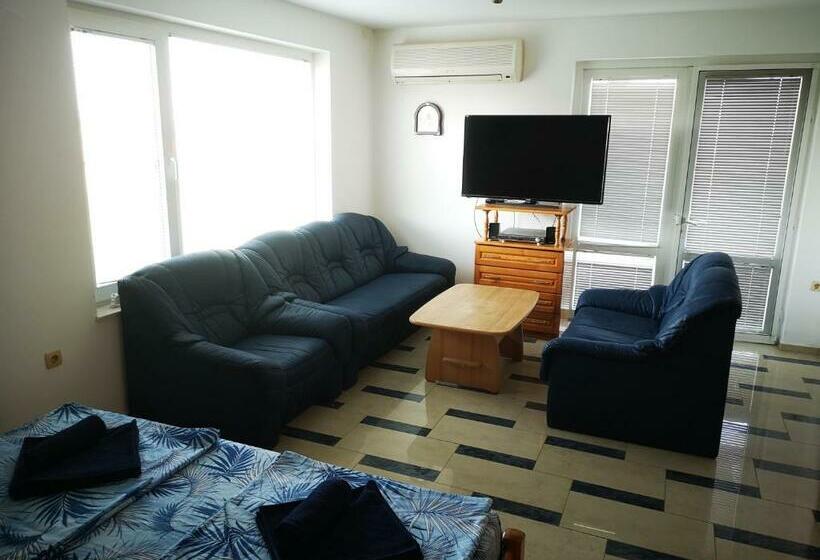 חדר דלוקס, Black Sea Pearl