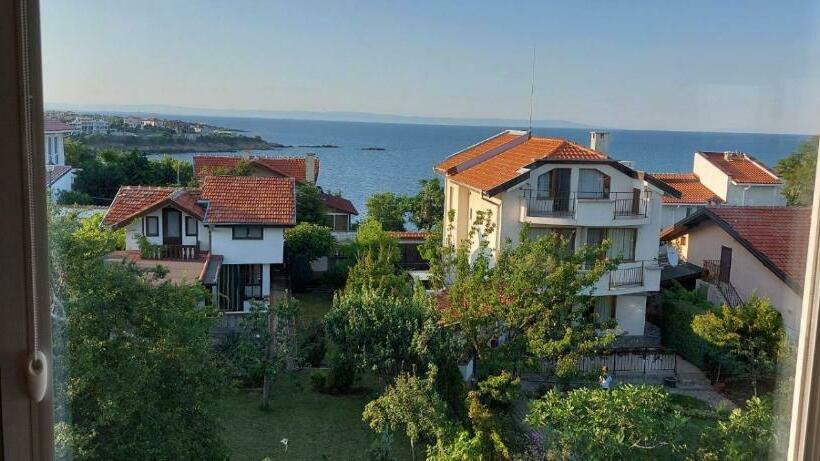 חדר דלוקס, Black Sea Pearl