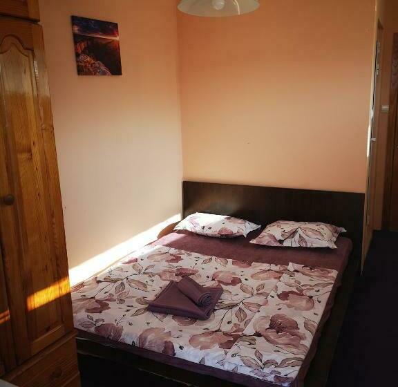 חדר אקונומי, Black Sea Pearl