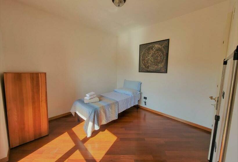 高级家庭房间, Niki S Rooms