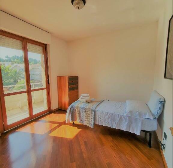 高级家庭房间, Niki S Rooms