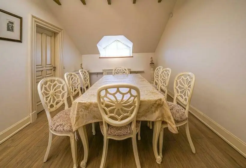 سوییت خانوادگی, Royal Horse Resort