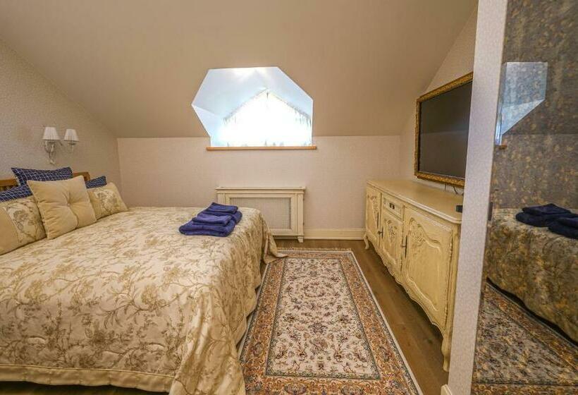 سوییت خانوادگی, Royal Horse Resort