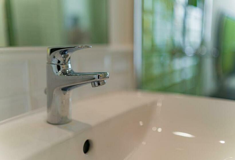 استودیو استاندارد با بالکن, E3 Hillside Apartment Phú Quốc