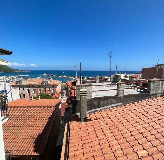 اتاق استاندارد با بالکن, Flamingo Suites