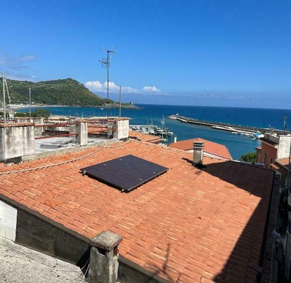 اتاق استاندارد با بالکن, Flamingo Suites