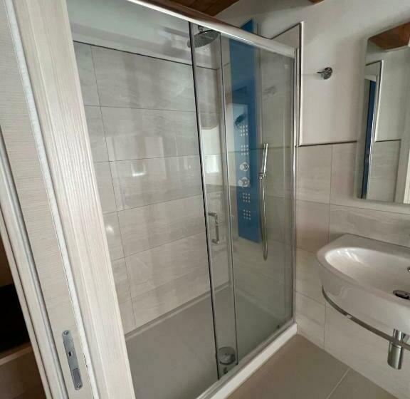 اتاق استاندارد با بالکن, Flamingo Suites