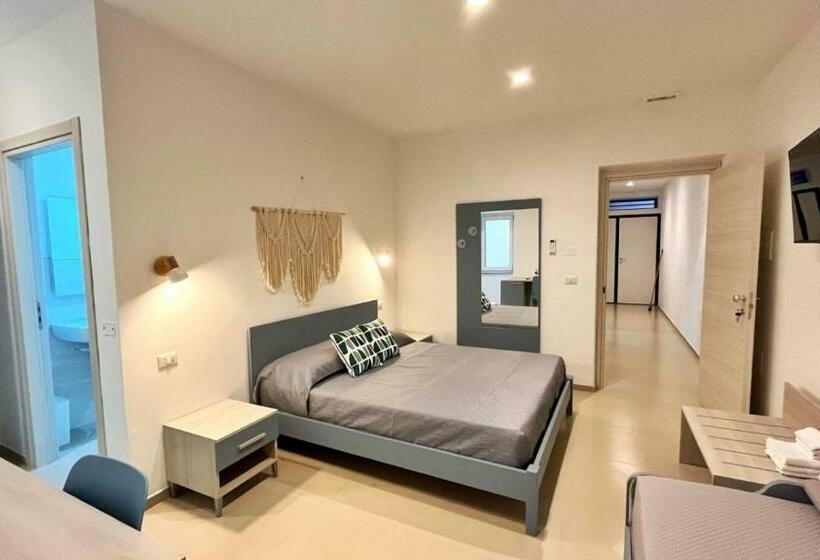 اتاق استاندارد سه نفره, Flamingo Suites