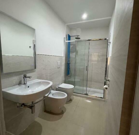 اتاق استاندارد سه نفره, Flamingo Suites