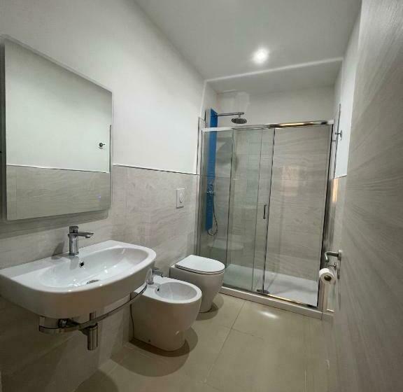 اتاق استاندارد سه نفره, Flamingo Suites