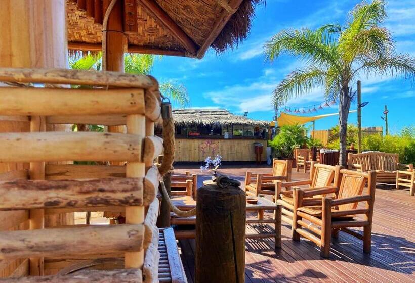 اتاق استاندارد سه تخته با بالکن, Flamingo Suites