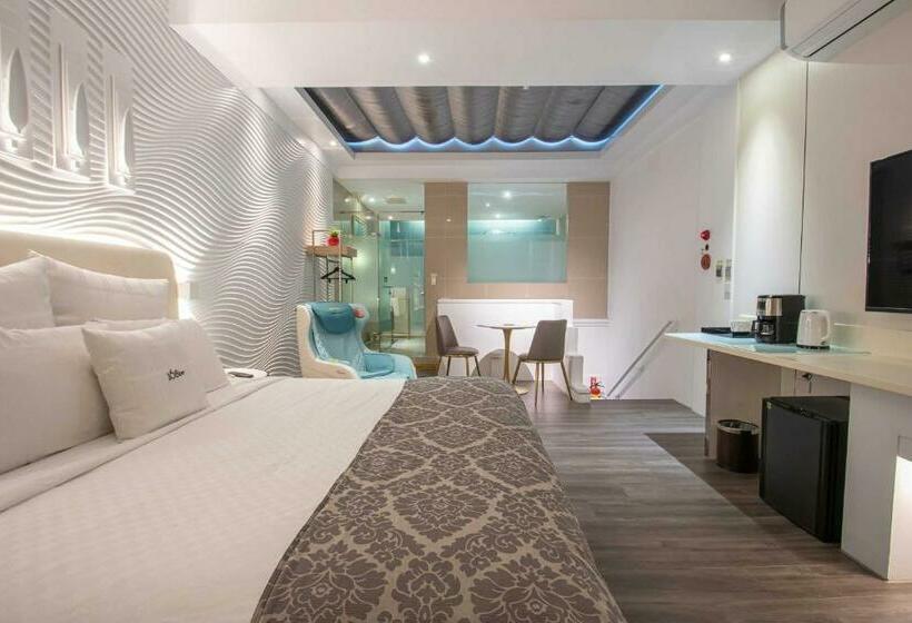 اتاق لوکس, 168 Motel Taoyuan
