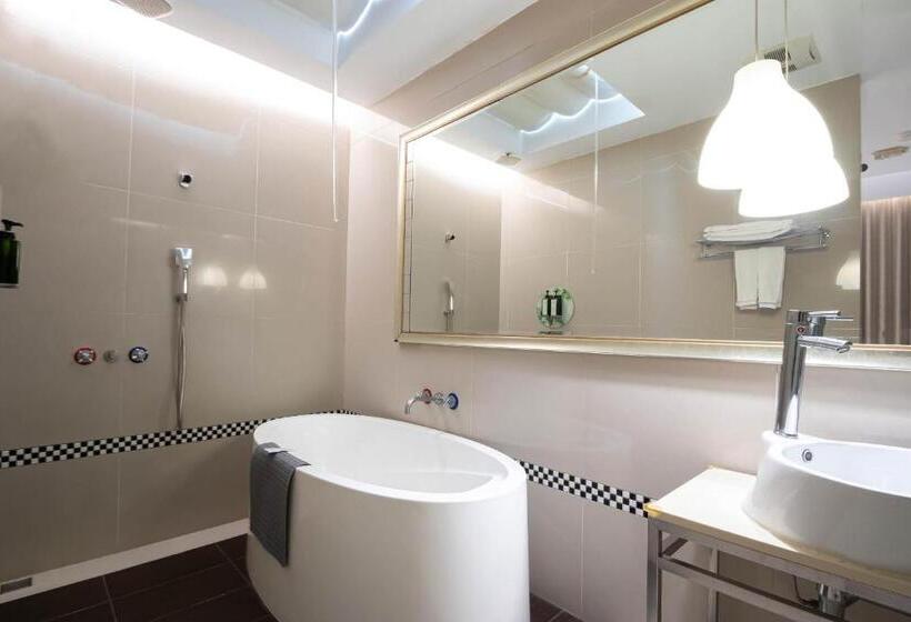 اتاق کلاسیک چهارنفره, 168 Motel Taoyuan