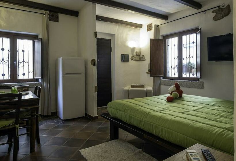 Quarto Familiar, Amsicora 8