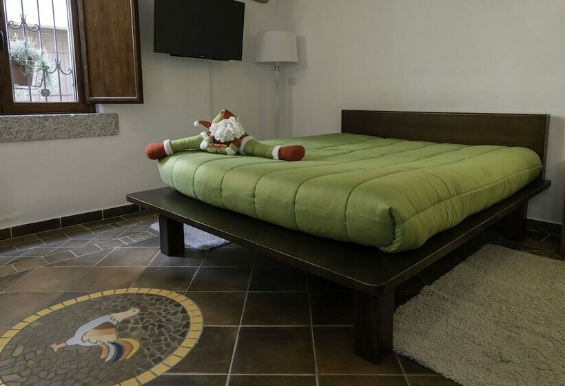 اتاق خانوادگی, Amsicora 8