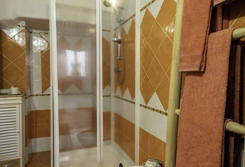 اتاق استاندارد, Amsicora 8