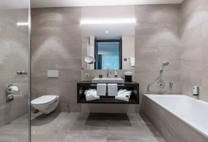 سوییت جونیور, B Smart Hotel Bendern