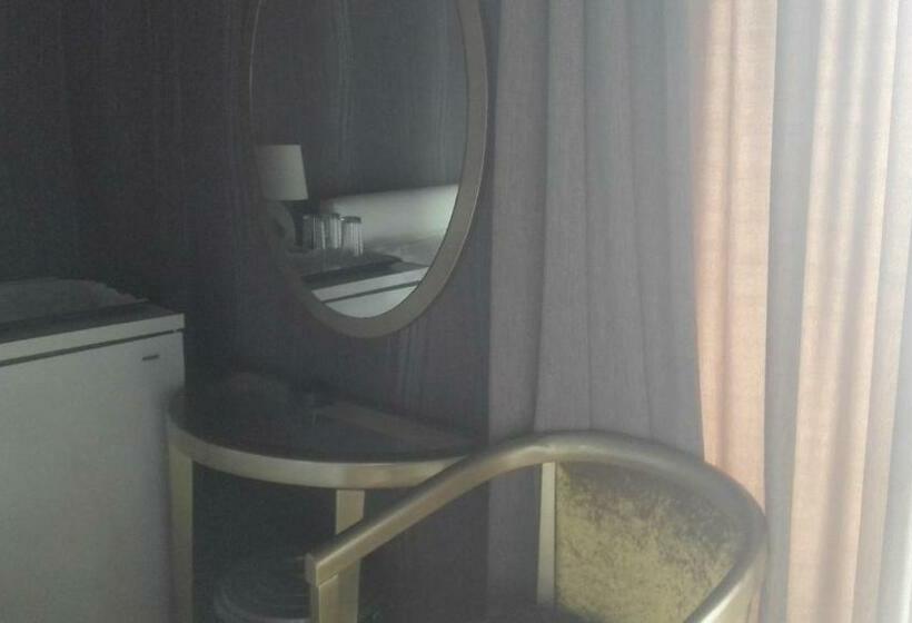 غرفة قياسية, Feevos