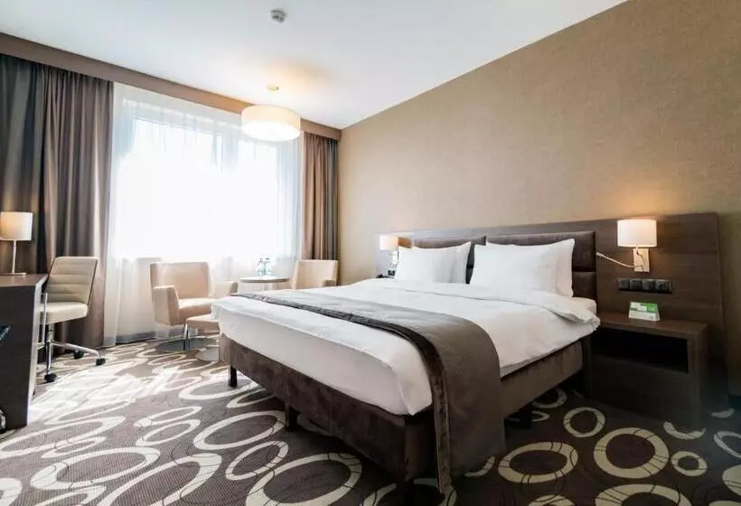 キングサイズベッドのエクゼクティブルーム, Holiday Inn Dąbrowa Górnicza Katowice, An Ihg