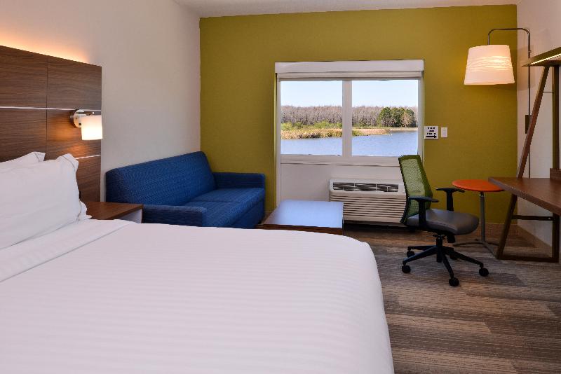 스위트 킹사이즈 침대, Holiday Inn Express & Suites Trinity, An Ihg