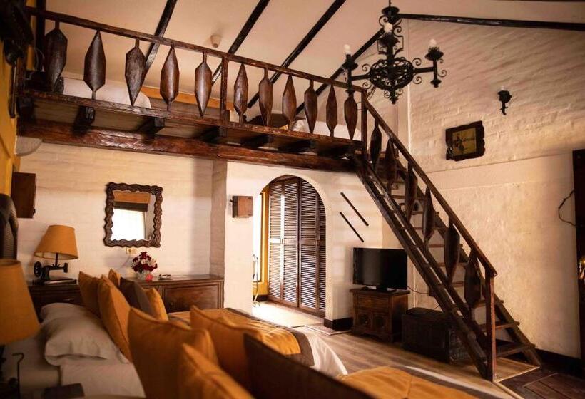 اتاق استاندارد چهار تخته, Hosteria Rumipamba De Las Rosas