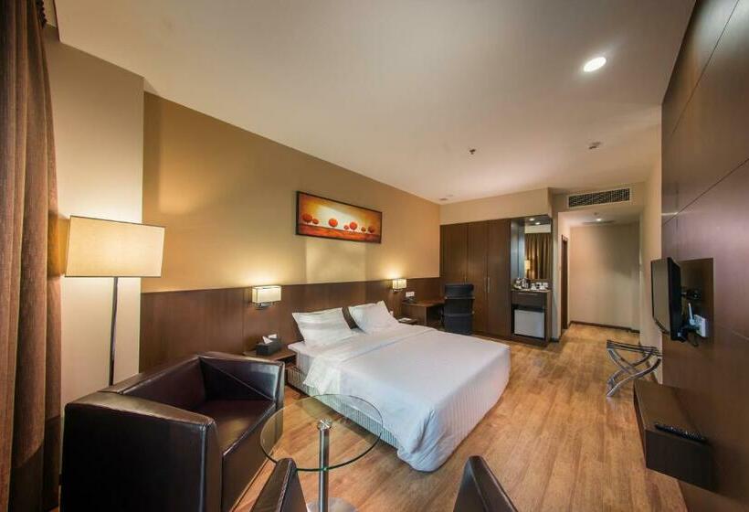 اتاق لوکس با تخت بزرگ, Keoja