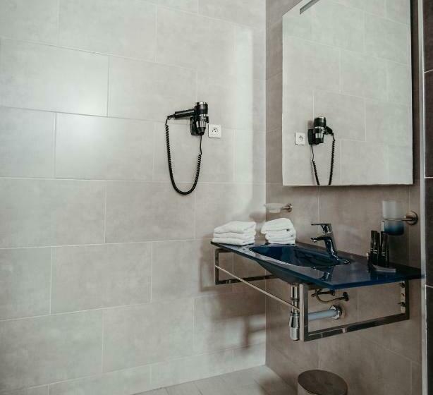 اتاق استاندارد, Lalla Doudja