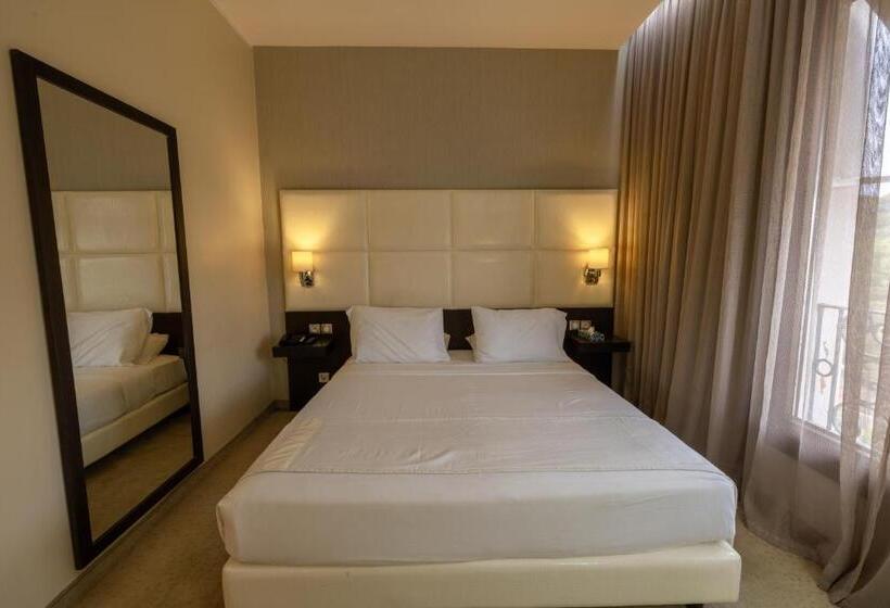 اتاق سوپریور, Lalla Doudja