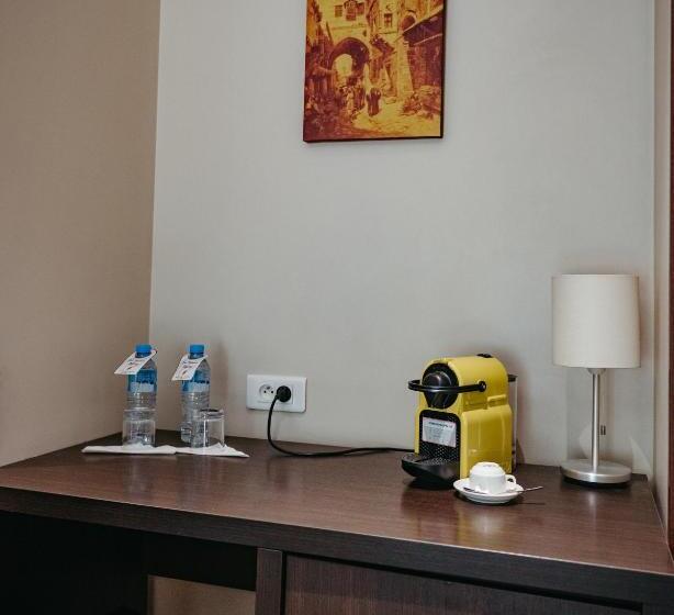 سوییت جونیور, Lalla Doudja