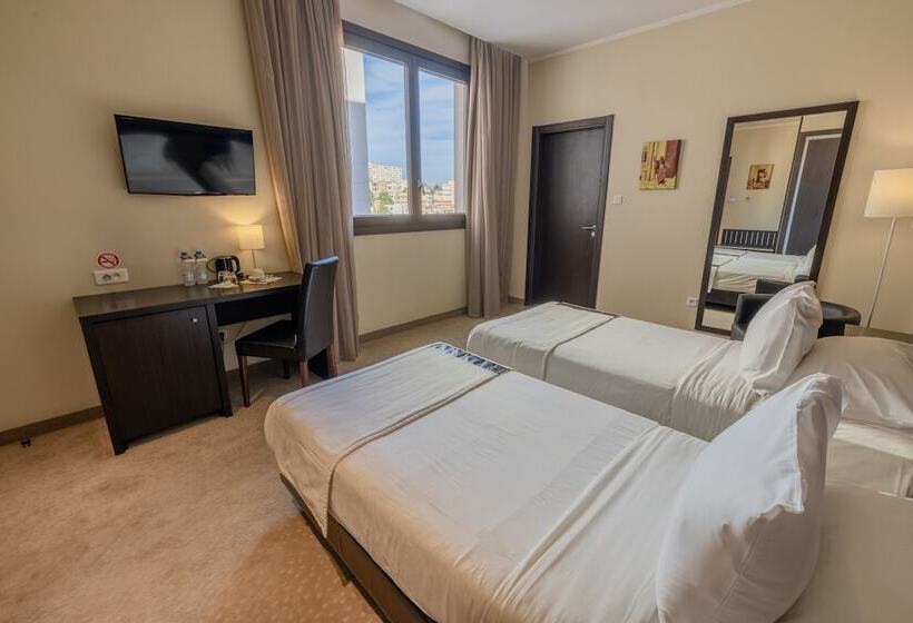 اتاق استاندارد, Lalla Doudja