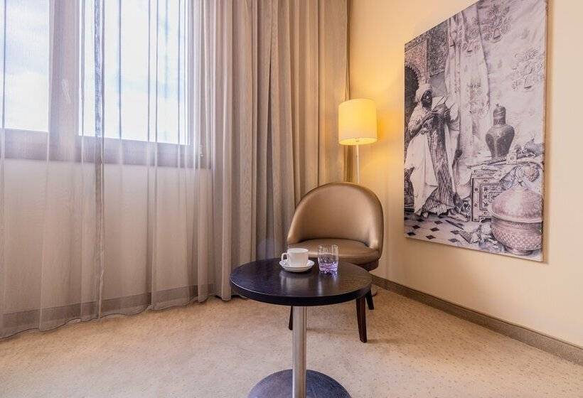 سوییت جونیور, Lalla Doudja