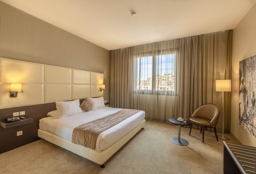 سوییت جونیور, Lalla Doudja