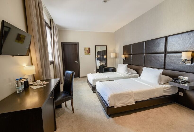 اتاق لوکس, Lalla Doudja