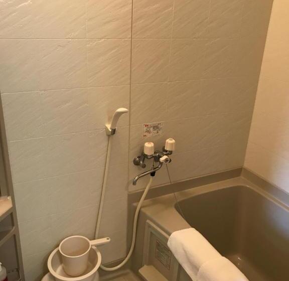 غرفة قياسية, Muroran Hills