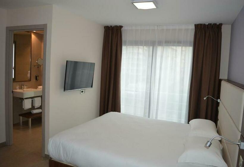 اتاق سوپریور با چشمانداز, Port Toga