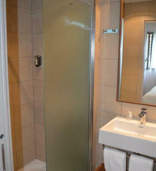 اتاق کلاسیک, Port Toga