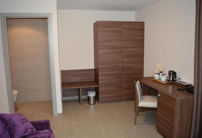 سوییت خانوادگی, Port Toga