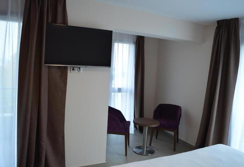 سوییت خانوادگی, Port Toga