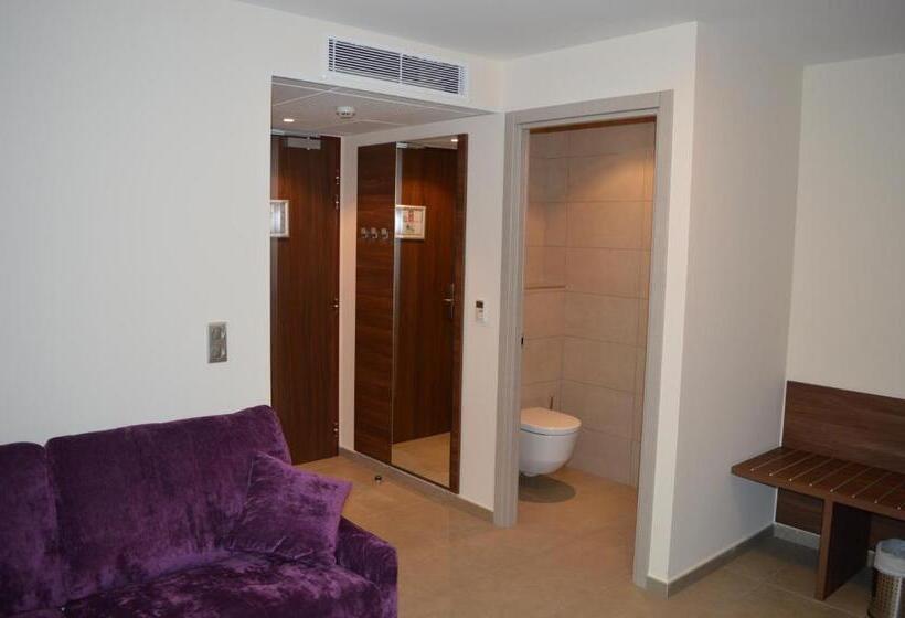 سوییت خانوادگی, Port Toga