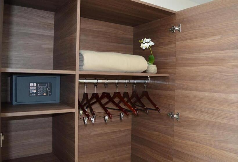 سوییت خانوادگی, Port Toga