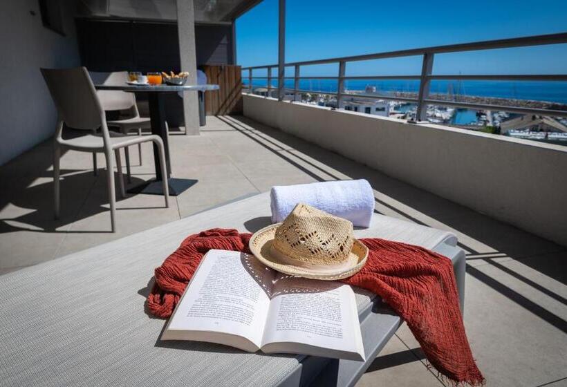 سوئیت رویال, Port Toga