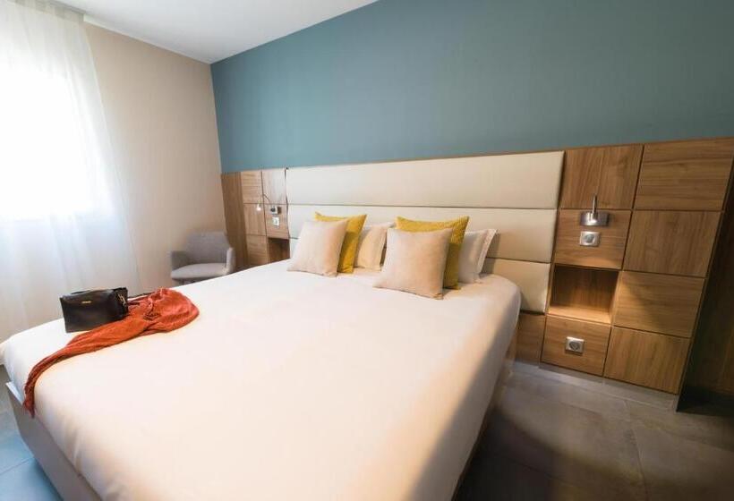 اتاق راحتی سه تخته, Port Toga