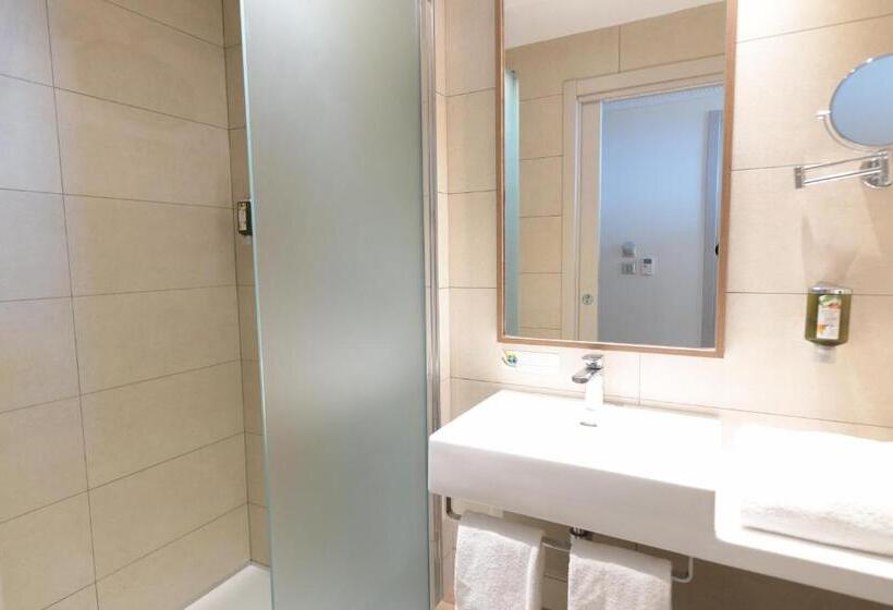 اتاق راحتی, Port Toga