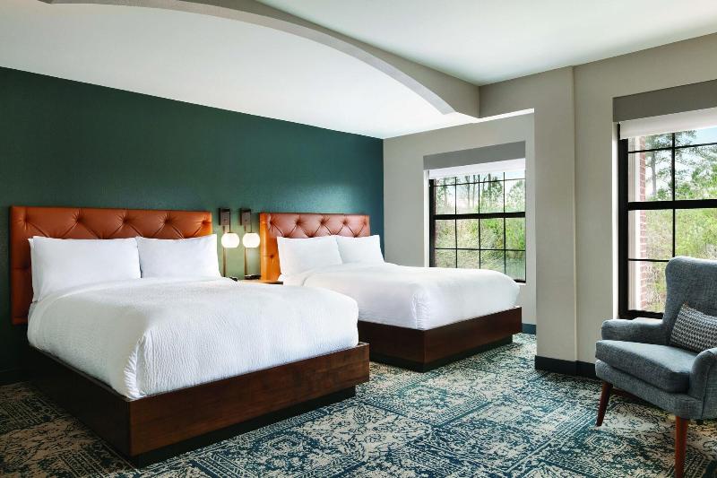 اتاق راحتی, Port Toga