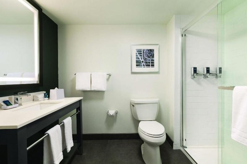 اتاق راحتی, Port Toga